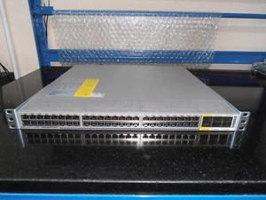 Extensor de tela Cisco Nexus N2K-C2348TQ-10GE 48 puertos 10GE + 6x40G QSFP + 2 X FUENTE DE ALIMENTACIÓN - Imagen 1 de 4