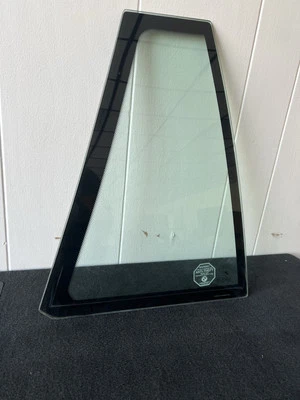 1999-2003 BMW E39 WAGON TOURING 540i 528i 525i 540 525 528 door quarter glass RH - Image 1 of 3