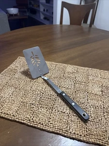 Vintage Ekco Arrowhead USA Slotted Stainless Spatula Wood 2 Rivet Handle EUC - Picture 1 of 22