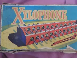 Vintage toy xylophone, made in Aust. in worn box, plus music, how to play, sheet - Picture 1 of 23