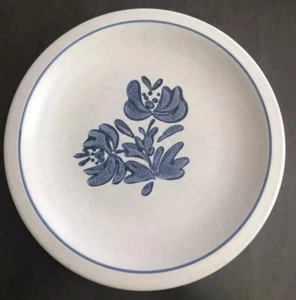 Piatti da cena floreali blu Pfaltzgraff Yorktowne 10,5" vintage - Foto 1 di 4