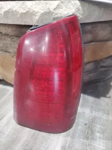 2000-2005 Cadillac SDV RIGHT/Passenger Side Taillight PN#278216 - Picture 1 of 3