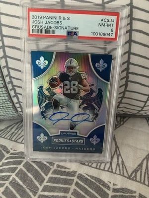 2019 PANINI CRUSADE BLUE Josh Jacobs AUTO RC /25 PSA 8 RAIDERS PACKERS - Image 1 of 4