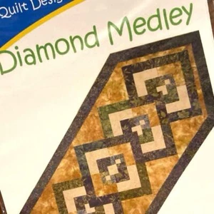 Cozy Quilt Designs DIAMOND MEDLEY Georgette Dell’Orco Table Runner Pattern NEW  - Picture 1 of 5