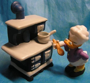 RARE Disney - Grolier Grandma Duck With Stove porcelain Figurine - Picture 1 of 3