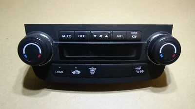 2007-2011 Honda CRV AC Heater Climate Control Switch - Image 1 of 4
