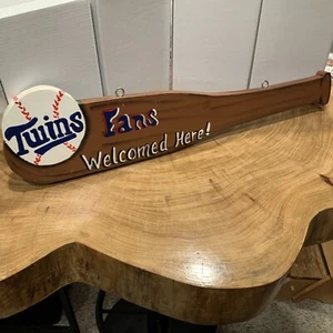 Letrero de bate de béisbol arte popular para fanáticos de los Mellizos de Minnesota Welcome Here - Imagen 1 de 4