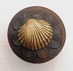 Antique Pressed Horn Button w/ Brass Scallop Shell Escutcheon ~ 13/16" 21mm - Picture 1 of 5