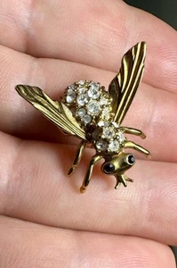 Broche prendedor vintage MCM Krementz oro estrás abejorro tac solapa ojos rojos - Imagen 1 de 13