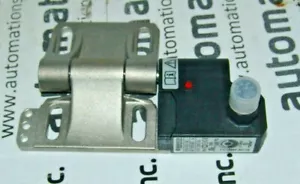 BERNSTEIN 601.9390.037 SHS3-U15Z-SR L SAFETY HINGE SWITCH NEW!! QUANTITY!! - Picture 1 of 5