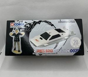 Corgi Classics 007 James Bond Lotus Esprit + Hand Painted Jaws Figure 65001 - Picture 1 of 4