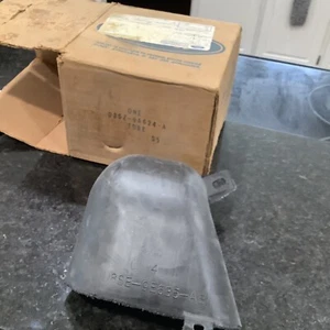 1978 1979 Ford Thunderbird 1975-1979 Cougar NOS AIR CLEANER INTAKE FRONT DUCT - Picture 1 of 3