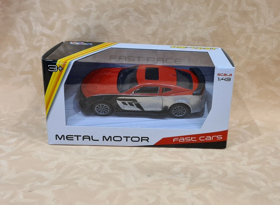 AUTO ROSSA NERA ARGENTO MODELLINO IN METALLO SCALA 1:43 RETROCARICA cod.26847 - Immagine 1 di 1