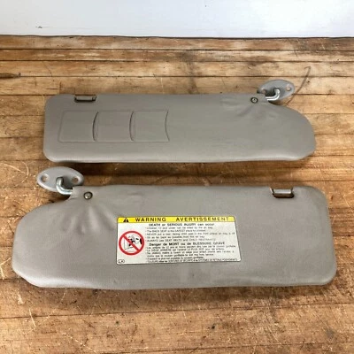 2002 丰田塔科马前左右遮阳板原始设备制造商 — 第 1/4 张图片