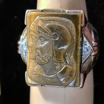 SÓLIDA OBRA MAESTRA DE 10KT LEVANTADA 2X GUERRERO TALLADA - ENGANCHADA A MANO TALLA 11 11,03 GM Foto 1 de 4