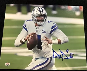 Dak Prescott Signed 8x10 Photo Dallas Cowboys with COA - Picture 1 of 7