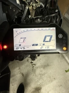 19 Up To 24 Yamaha R3 / MT03 OEM Speedometer Almost Brand New Only 219 Miles - Picture 1 of 3