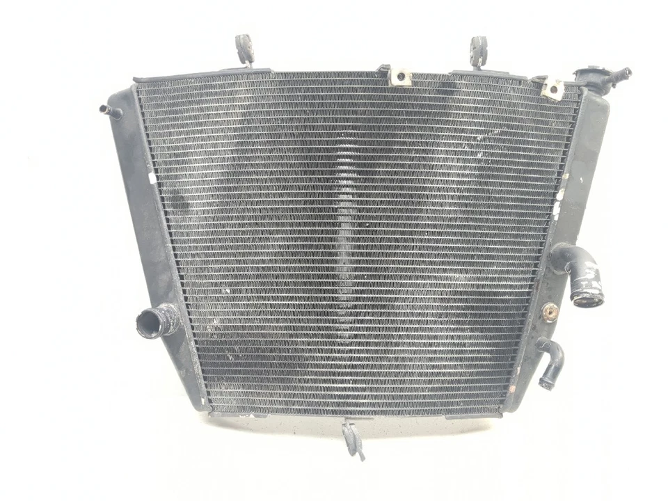 06 07 Radiador Motor Suzuki GSXR 600 Foto 1 de 4