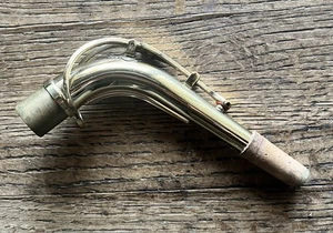Markenloser gebrauchter Altsaxophonhals - Bild 1 von 4