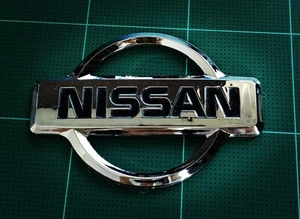 FOR D21 Pickup Hood Emblem Badge Ornament 1995-1997 NO PINS TYPE NEW - Picture 1 of 2