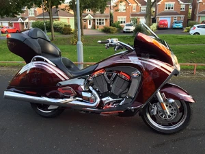 TOTALLY UNIQUE VICTORY VISION MOTORCYCLE IN SHOW CONDITION - Picture 1 of 4