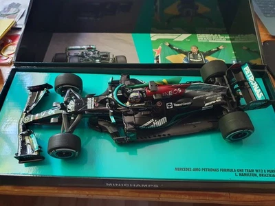 Minichamps 1/18 Lewis Hamilton Mercedes W12 2021 Brazilian GP Race Winner - Bild 1 von 4