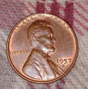 1957-D 1C RD Lincoln Cent Penny MINT MARK ERROR, RAINBOW - Picture 1 of 3