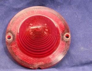 Lente de luz trasera y de parada Chevrolet 1958 genuina OEM TODO TAMAÑO COMPLETO 5948749 RI 58 - Imagen 1 de 9