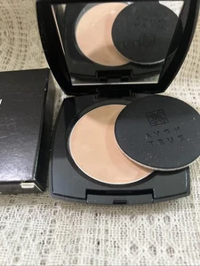 Avon ~ True Color Flawless Mattifying Pressed Powder ~ Medium ~ - Picture 1 of 4