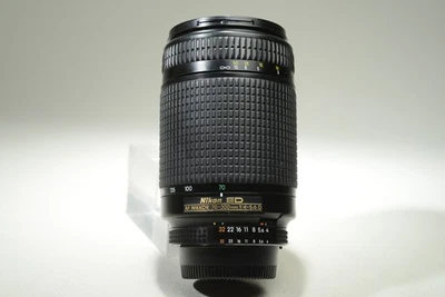 Nikon AF NIKKOR 70-300mm f/4-5.6 D ED Telephoto Lens - EX +++ Shape CLEAN GLASS - Image 1 of 4