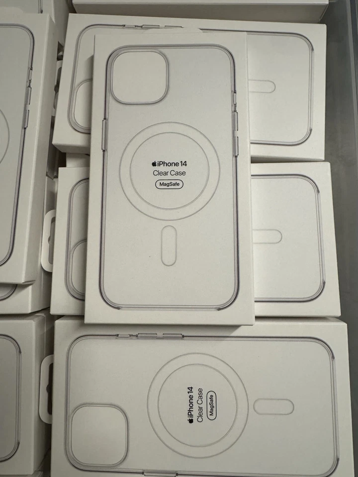 Apple Clear Case with MagSafe for iPhone 14