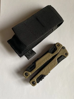 Herramienta multiherramienta Leatherman One Hand Tool (OHT), bronceado coyote, con funda Molle negra Foto 1 de 4