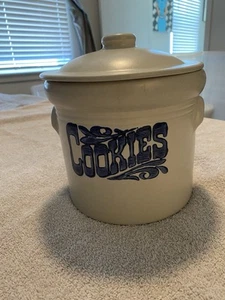 Pfaltzgraff Yorktowne Cookie Jar Canister w/ Lid Stoneware Vtg - Picture 1 of 9