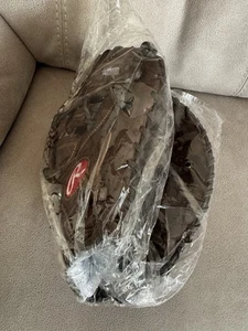 Rawlings Baseball Glove - Picture 1 of 2