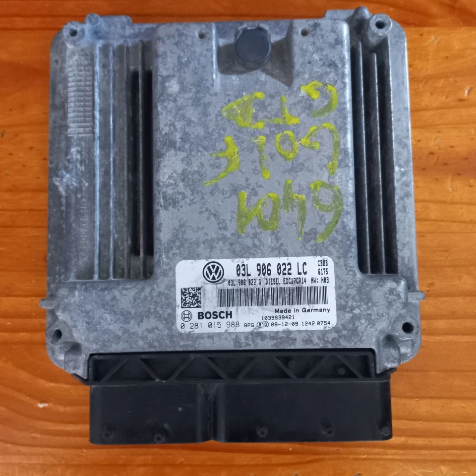 CALCULATEUR VW SCIROCCO 2.0 -DÉCODÉ -BOSCH EDC17CP14 0281015988 / 03L906022 LC - Immagine 1 di 2