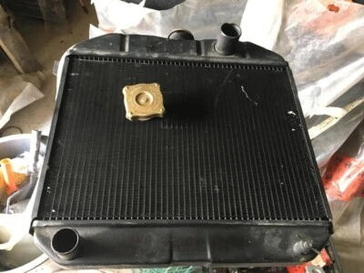 RADIATORE MOTORE FIAT 1100 R usato auto epoca - Immagine 1 di 3