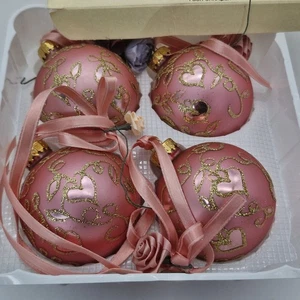 Juego de 4 adornos de bola de vidrio decorados a mano vintage de Navidad de Krebs rosa - Imagen 1 de 13