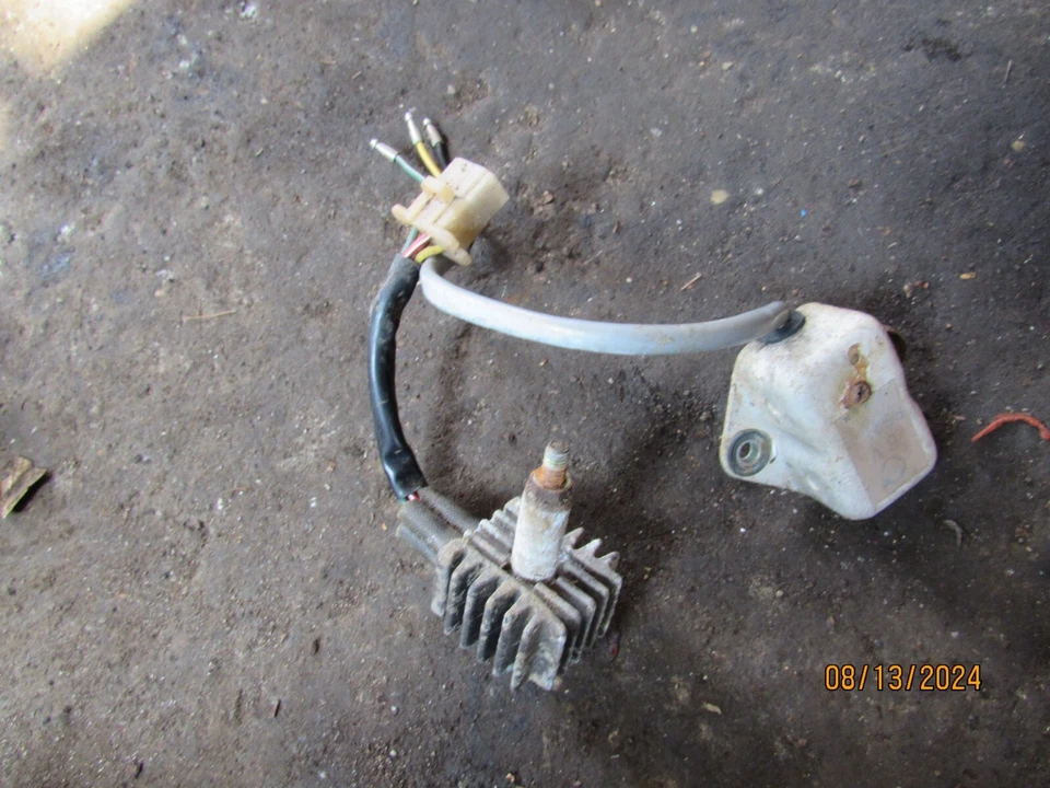 Honda XL175 1974 regulador de voltaje y rectificador Foto 1 de 1