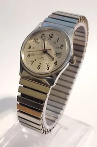 Orologio Vintage Timex Uomo Militare Filippine Impermeabile Data Funzionante - Foto 1 di 6