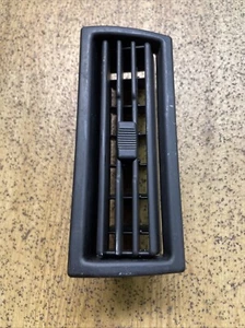 Land Rover Defender Range Rover Classic - Air Con Dash Vent - BTR7071.  S7 - Picture 1 of 4