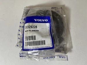 Genuine Volvo 31329228 LH Rear Wheel Bearing Dust Cover S60 2003-2013 XC90 NOS - Picture 1 of 6