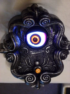Hyde and Eek Doorbell Animated Scary Eyeball Sound Activated Halloween Decor 8" - Picture 1 of 4