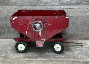 Vintage 1970s International Harvester IH 1:16 Gravity Feed Wagon Red Ertl Metal - Picture 1 of 13