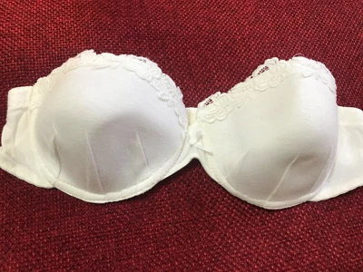 Sujetador LEJABY Talla US 38B IT5B EU85B ACOLCHADO CON AROS BLANCO SIN TIRANTES Foto 1 de 4