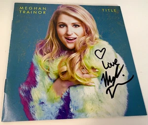 MEGHAN TRAINOR handsigniertes handsigniertes CD Booklet SÄNGER All About That Bass - Bild 1 von 3