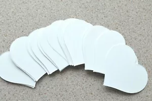 30 Tarjetas Blancas Suaves en Forma de Corazón - Salidas para Artesanías 70mm x 62mm NUEVAS - Imagen 1 de 1
