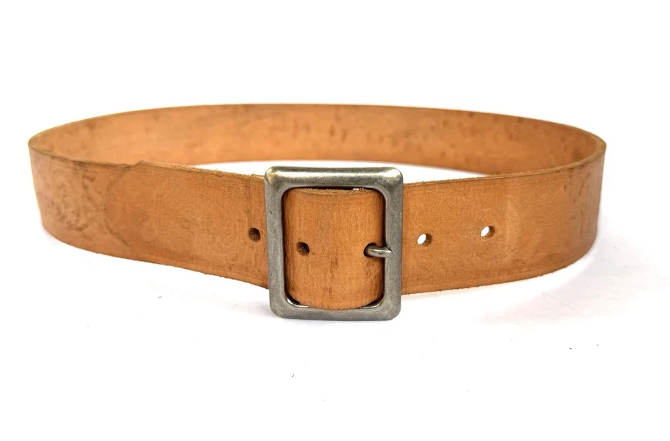 Cinto em relevo vintage de couro marrom claro Dos Flores.  Fivela removível tamanho 34. - Imagem 1 de 4