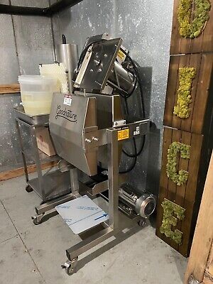 GoodNature X1 Juice Press Commercial Juicer 2022 • 18,000$
