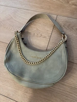 Bolso mediano de cuero verde para mujer Nanette Lepore Florentina Crescent Foto 1 de 4
