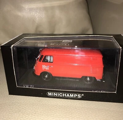 VW Kastenwagen 1966  "Feuerwehr Solingen" Minichamps - Image 1 of 4